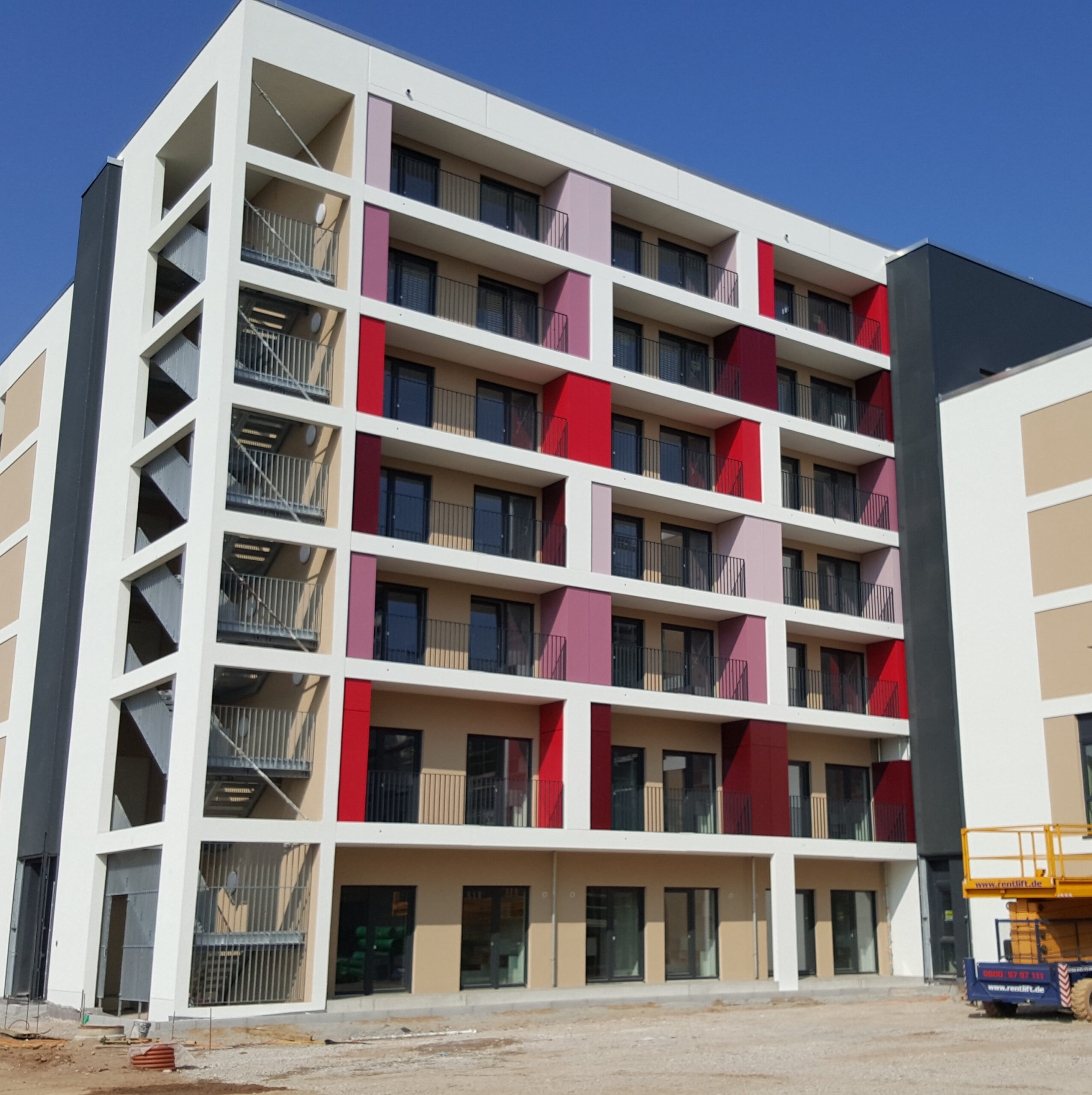 Fachada textil en color negro